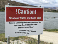 Lake Dunstan silt warning sign