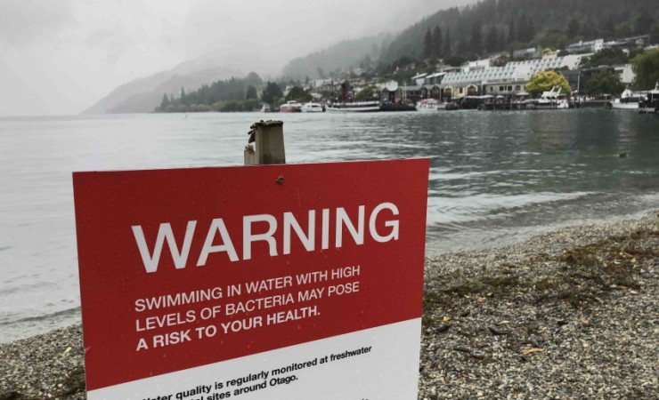 Lake warning ScaleWidthWzg0OF0 CropHeightWyI2MDAiXQ