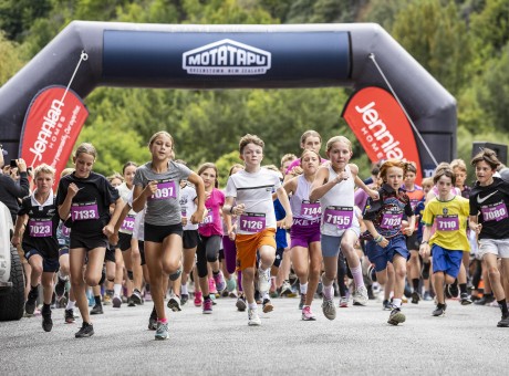 NK MOT25 9001 KIDS RACE LR.jpg