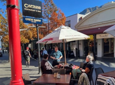 Outdoor dining Queenstown 