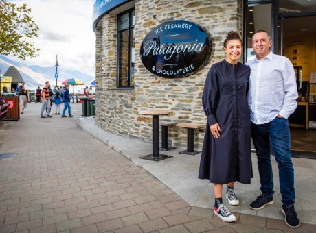 Patagonia Facebook Allex Gimenez and Lorena Giallonardo
