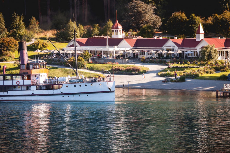 The Earnslaw arriving at Walter Peak High Country Farm Large