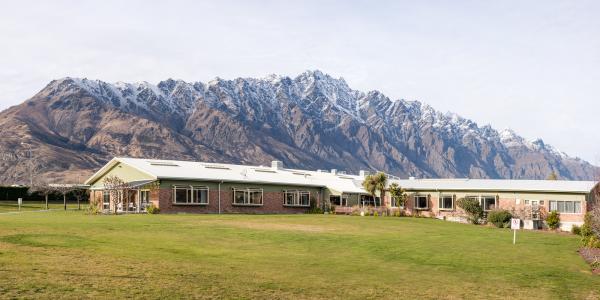 Lakes hospital with remarkables3