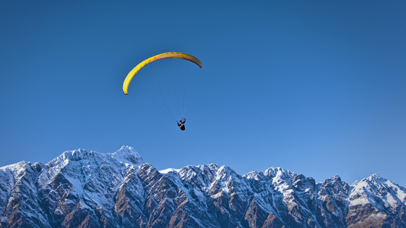 parachute over queenstown